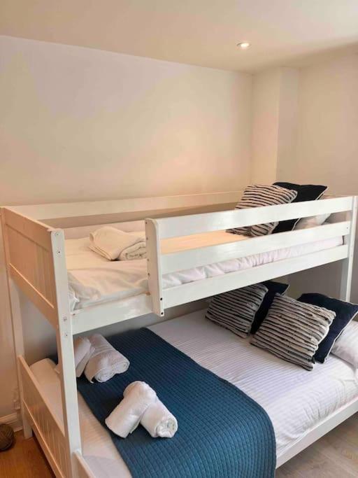 2Bed With Pool & Sea View Apartment New Quay Dış mekan fotoğraf