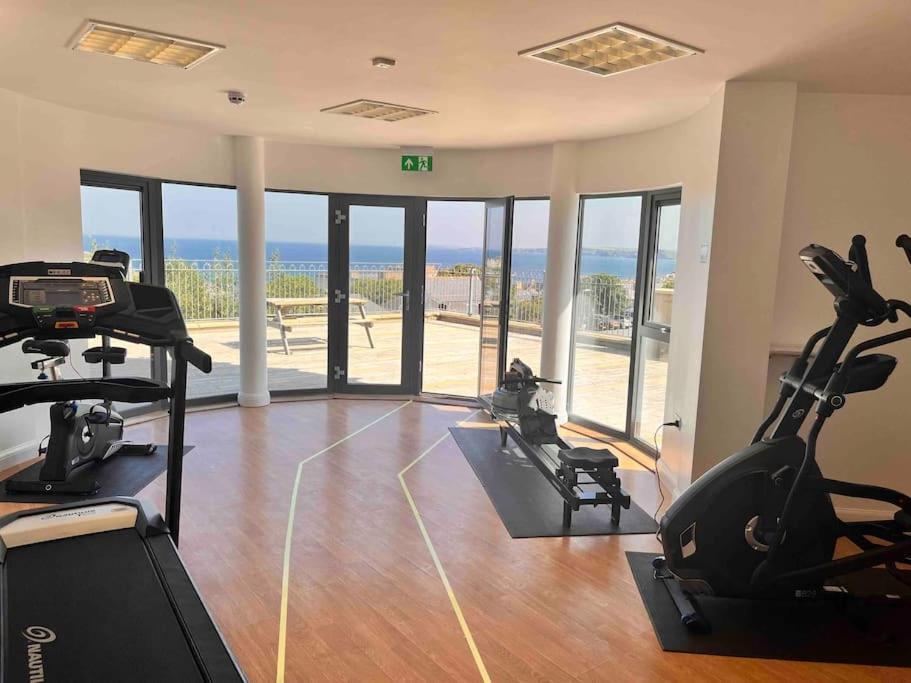 2Bed With Pool & Sea View Apartment New Quay Dış mekan fotoğraf
