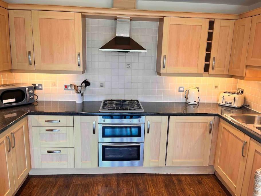 2Bed With Pool & Sea View Apartment New Quay Dış mekan fotoğraf
